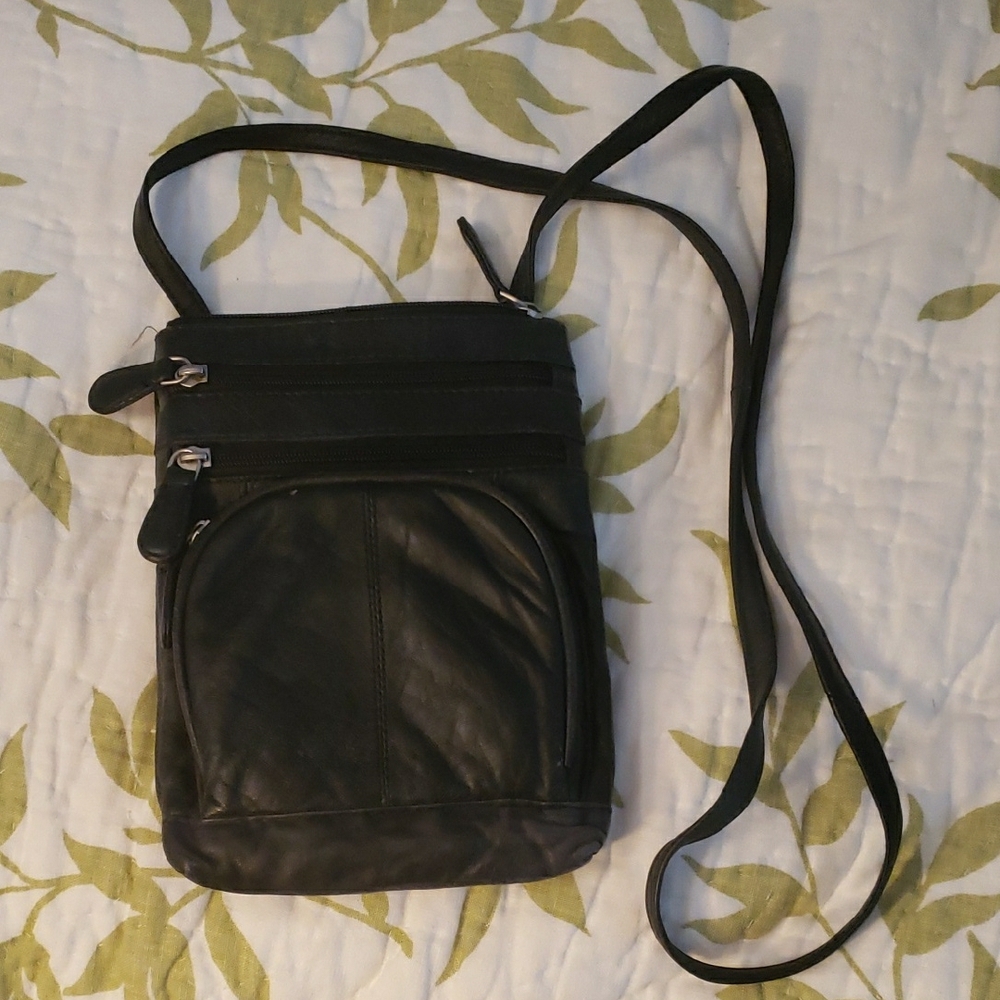 VTG Black Leather Crossbody Bag